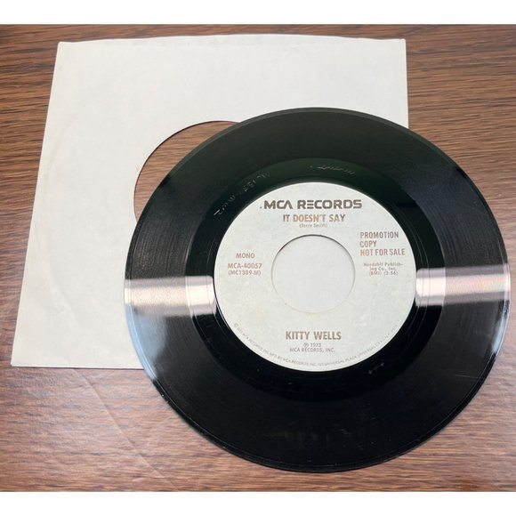 Kitty Wells Easily Persuaded / It Doesn't Say 45 Country Promo MCA 40057 - Picture 3 of 4